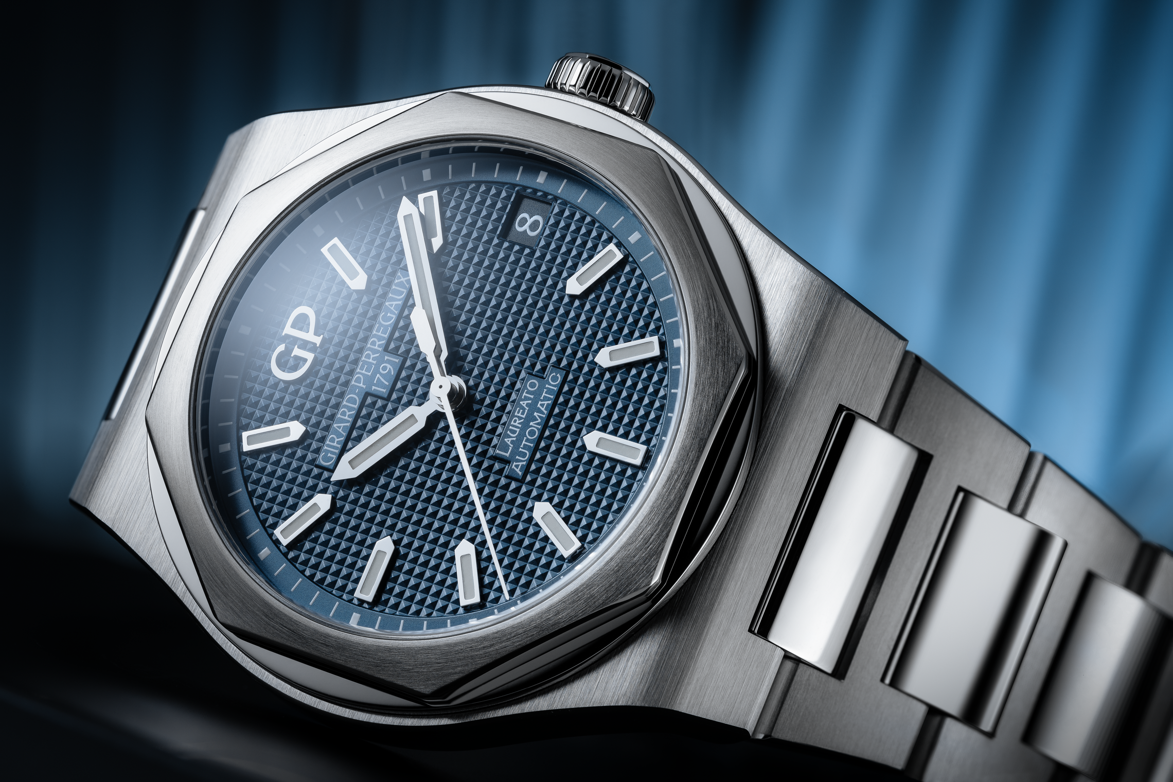 Laureato 42 mm